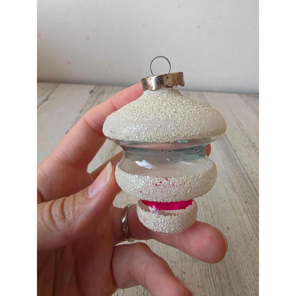 Vintage atomic Mica tornado Glass Mercury on silvered ornament red blue